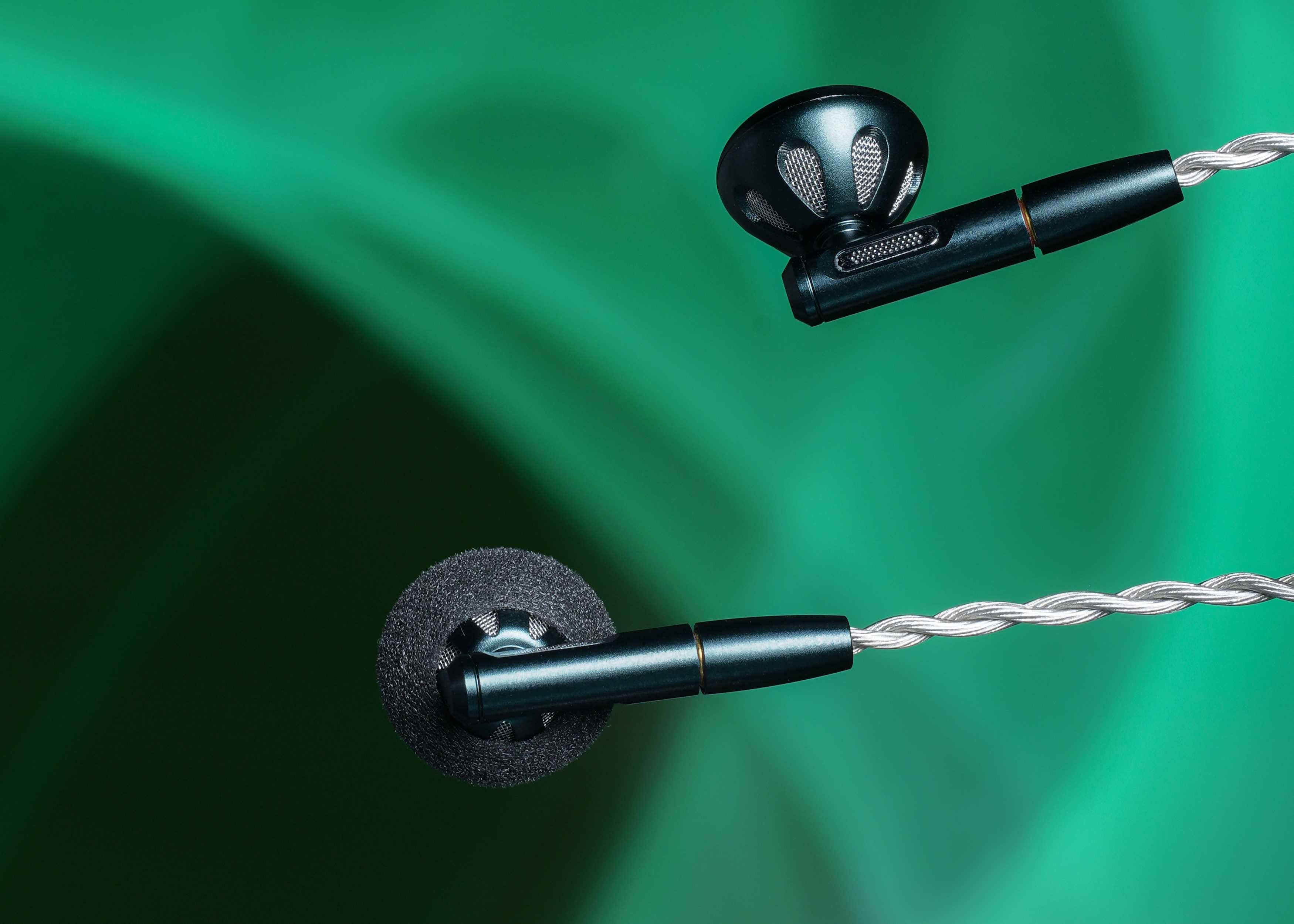 FiiO FF5 Carbon-based 14.2mm Dynamic Driver Earbuds With 3.5mm/4.4mm MMCX Cable